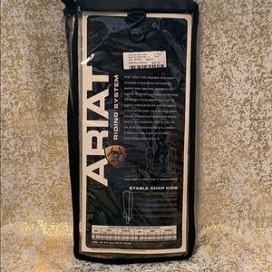 Ariat stable half chap